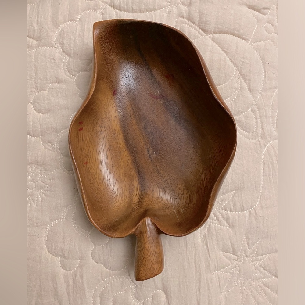 Vinyage Handcrafted Brown Wooden Leaf Bowl - Home Accents